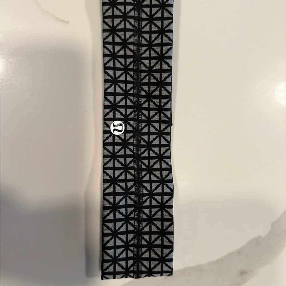 lululemon Black & Gray Patterned Workout Headband